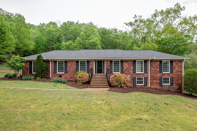property at 4636 Mountainview Dr