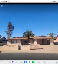 8010 W Westview Dr in Phoenix, AZ - Building Photo