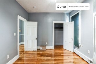 Private bedroom in 4 bed/1.5 bath Home in Boston, MA - Building Photo - Building Photo