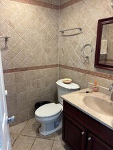5 Oceanview Ave in Valley Stream, NY - Foto de edificio - Building Photo