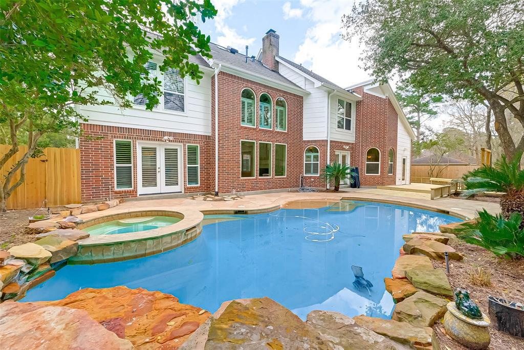27 Grey Finch Ct in Spring, TX - Foto de edificio