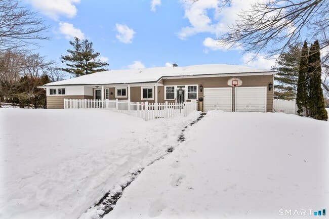 5 Arden Rd in Trumbull, CT - Building Photo - Building Photo