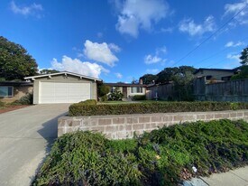 1116 Isabelle Ct in Seaside, CA - Building Photo