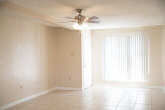 14355 S Harrells Ferry Rd, Unit 210 in Baton Rouge, LA - Building Photo - Building Photo