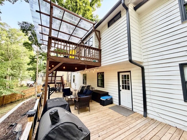 property at 626 Sunshine Trce NW