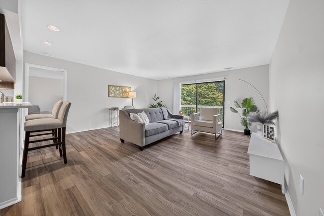 Franklin River Apartments