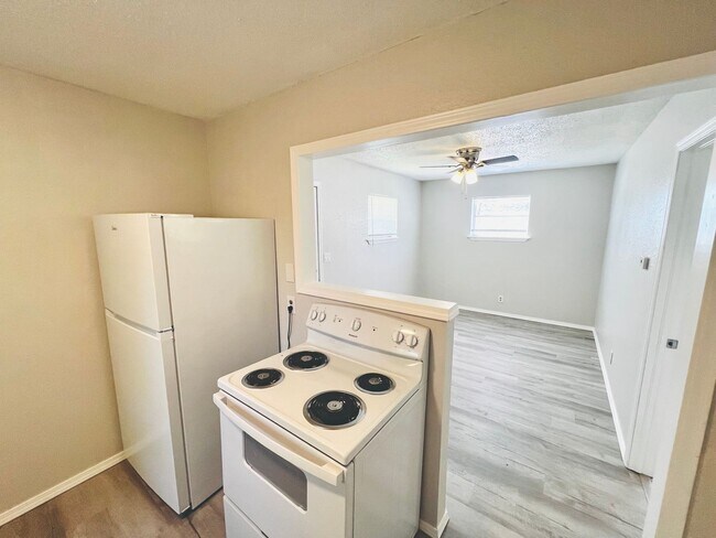 203 E Dale St-Unit -Garage Apt in Norman, OK - Building Photo - Building Photo