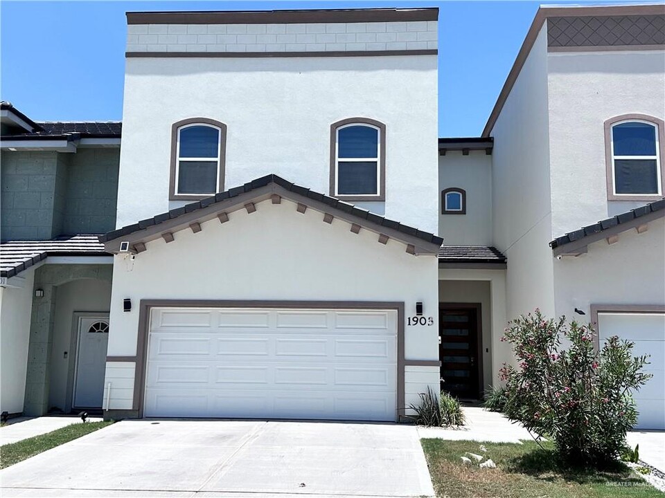 1905 Sunset Dr in Mission, TX - Foto de edificio