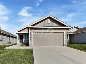 10419 Varmus Dr in Converse, TX - Building Photo