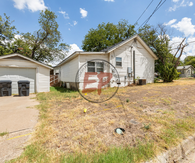 2225 Trice Ave in Waco, TX - Foto de edificio - Building Photo