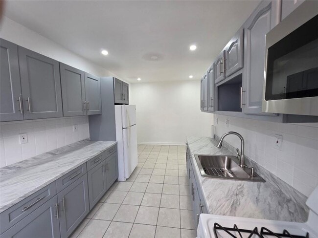 property at 292 Grafton St