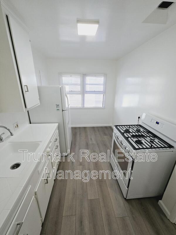 106.5 E Randolph St in Glendale, CA - Building Photo - Building Photo