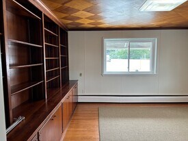 4096 W Tilghman St, Unit 4096 Tilghman St. Floor 2 in Allentown, PA - Building Photo