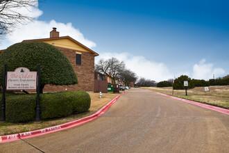 917 Vedral Pl, Unit The Cedars Condos in Cedar Hill, TX - Building Photo - Building Photo