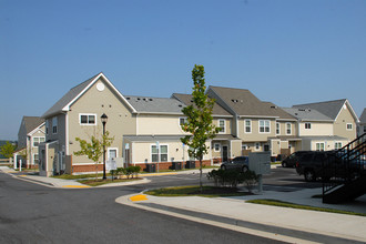 Key's Pointe Residences Townhomes in Baltimore, MD - Foto de edificio - Building Photo