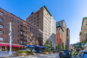 239 Park Avenue South in New York, NY - Building Photo - Building Photo