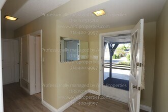 722 S Hacienda St in Anaheim, CA - Building Photo - Building Photo