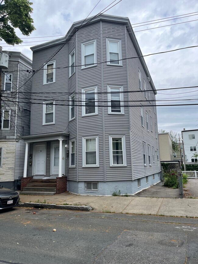 17 Hardwick St in Cambridge, MA - Building Photo - Building Photo