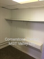 264 College St SE in Valley City, ND - Building Photo