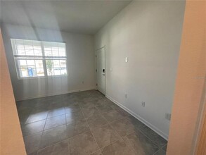 351 Loch Ct in Davenport, FL - Building Photo - Building Photo