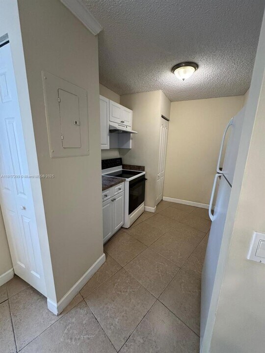 8630 SW 3rd St in Pembroke Pines, FL - Building Photo
