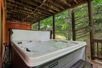 49 Dandelion Ln in Banner Elk, NC - Building Photo - Building Photo