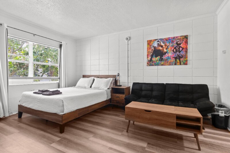 425 2nd St N in St. Petersburg, FL - Building Photo