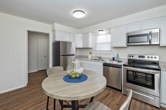 2025-2027 Fairfax Rd in Indianapolis, IN - Building Photo - Building Photo