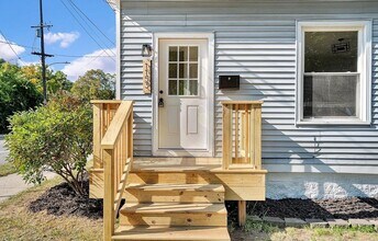 1153 Bridge St NW in Grand Rapids, MI - Building Photo - Building Photo