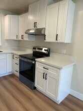 261 N Sierra Vista Ave in Fresno, CA - Building Photo - Building Photo