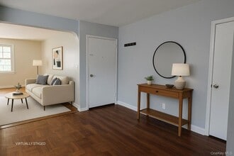 1022 E 211th St, Unit 2 in Bronx, NY - Building Photo - Building Photo