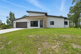 2815 45th St W in Lehigh Acres, FL - Building Photo - Building Photo