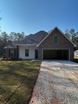 24032 S Bunker Hill Rd in Ponchatoula, LA - Building Photo