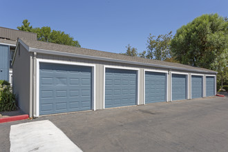 Mariners Cove in Stockton, CA - Foto de edificio - Building Photo