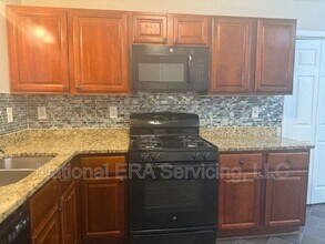 204 Lisa Ct in Hampton, GA - Building Photo - Building Photo