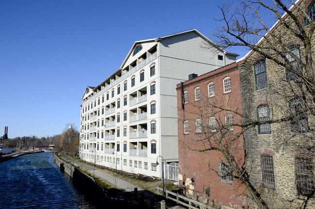 Watermill at Manayunk in Manayunk, PA - Foto de edificio - Building Photo