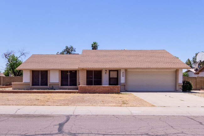 property at 3841 W Bluefield Ave
