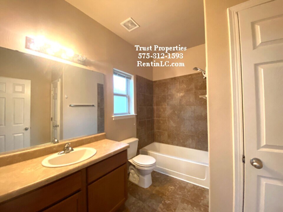 5553 Gobi Ln in Las Cruces, NM - Foto de edificio
