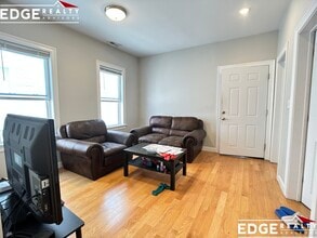 83 Newbury St, Unit 1 in Somerville, MA - Building Photo - Building Photo