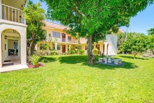 2209 NE 2nd St in Pompano Beach, FL - Building Photo