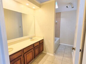 13939 Plantation Valley Dr in Houston, TX - Building Photo - Building Photo