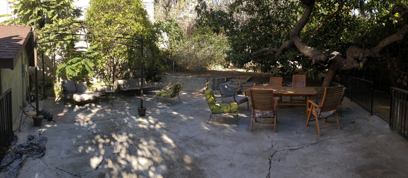 1514 Micheltorena St in Los Angeles, CA - Building Photo