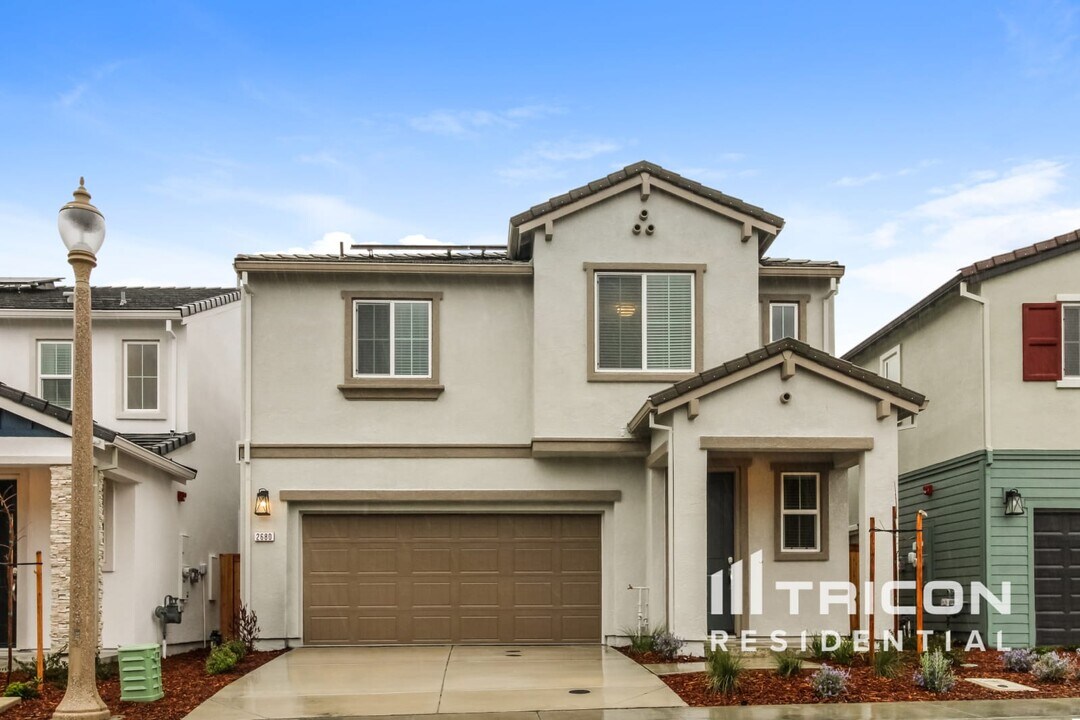 2680 River Rd Ln in Lincoln, CA - Building Photo