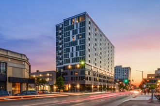 20 Fulton Street East Apartments in Grand Rapids, MI - Building Photo - Building Photo