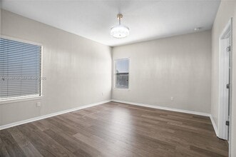 8197 Hanoverian Dr in Greenacres, FL - Foto de edificio - Building Photo