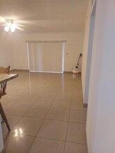 218 NE 12th Ave, Unit 508 in Hallandale Beach, FL - Building Photo - Building Photo