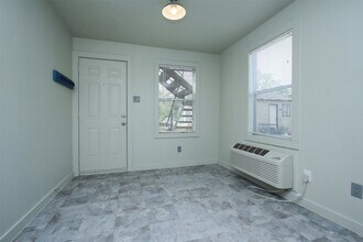 505 E 32nd St in Houston, TX - Foto de edificio - Building Photo