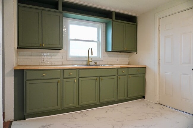 property at 405 W Main St