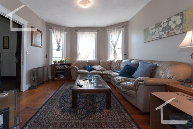 71 Hobart St in Boston, MA - Building Photo - Building Photo