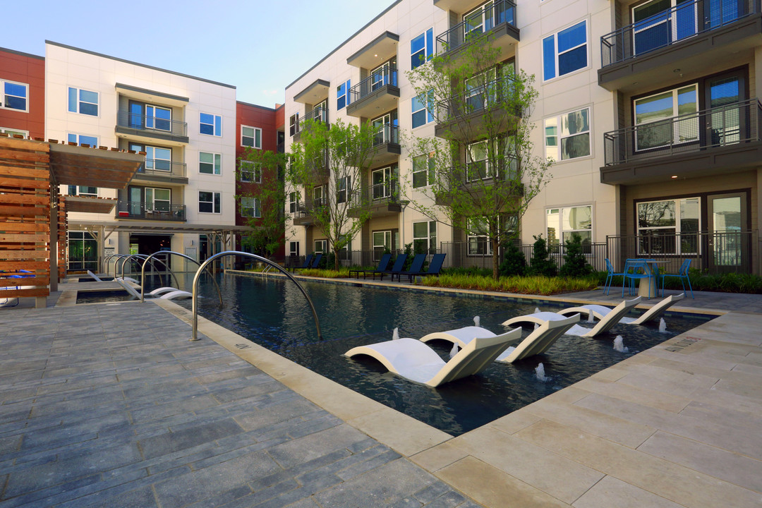 The Union at River East in Fort Worth, TX - Building Photo